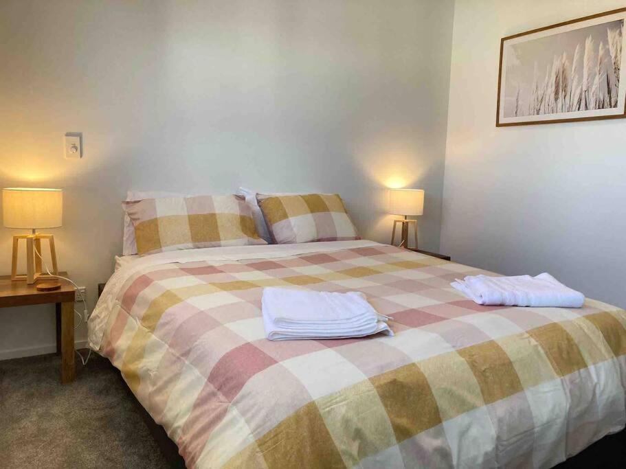 Cheerful 2 Bedroom Townhouse In Addington! 基督城 外观 照片