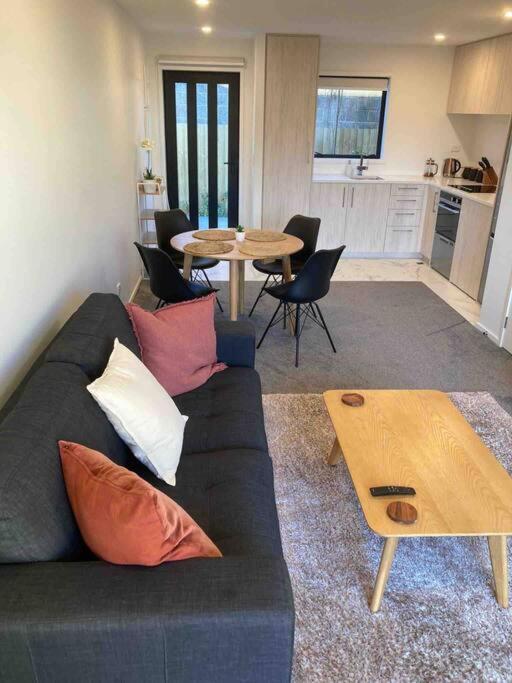 Cheerful 2 Bedroom Townhouse In Addington! 基督城 外观 照片